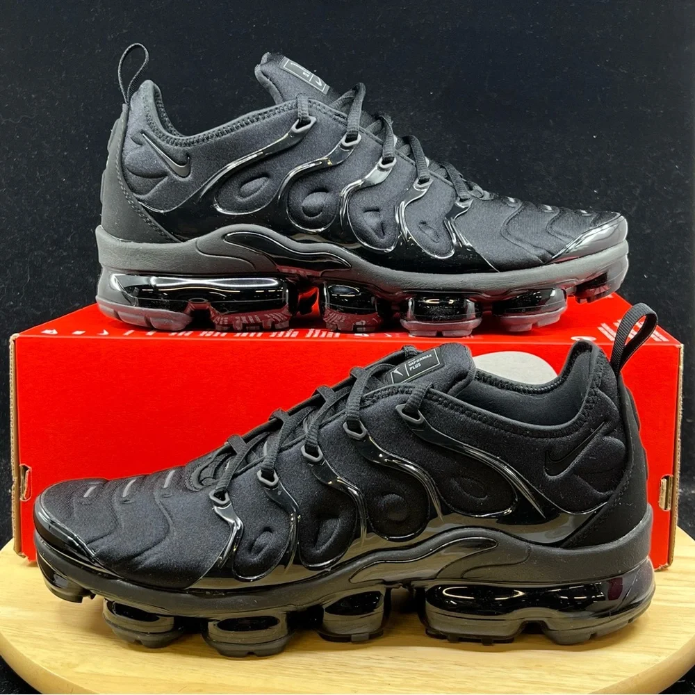 Nike Air VaporMax Plus Triple Black 2021 Mens 924453-004 Multiple Sizes - Picture 1 of 9